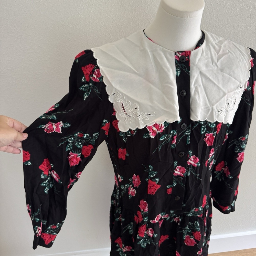 Vintage 90s Black Red Rose Floral Dress Oversized Lace Collar Sz 14 M/L Cottage